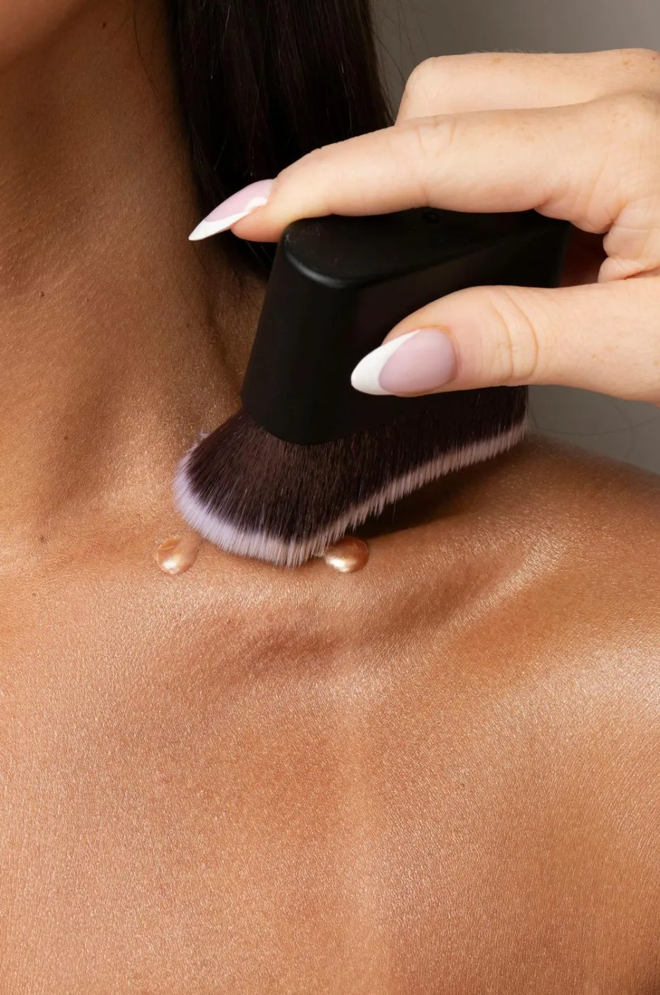 Brushworks No. 24 Blending Face & Body Brush^ Makeupbørster
