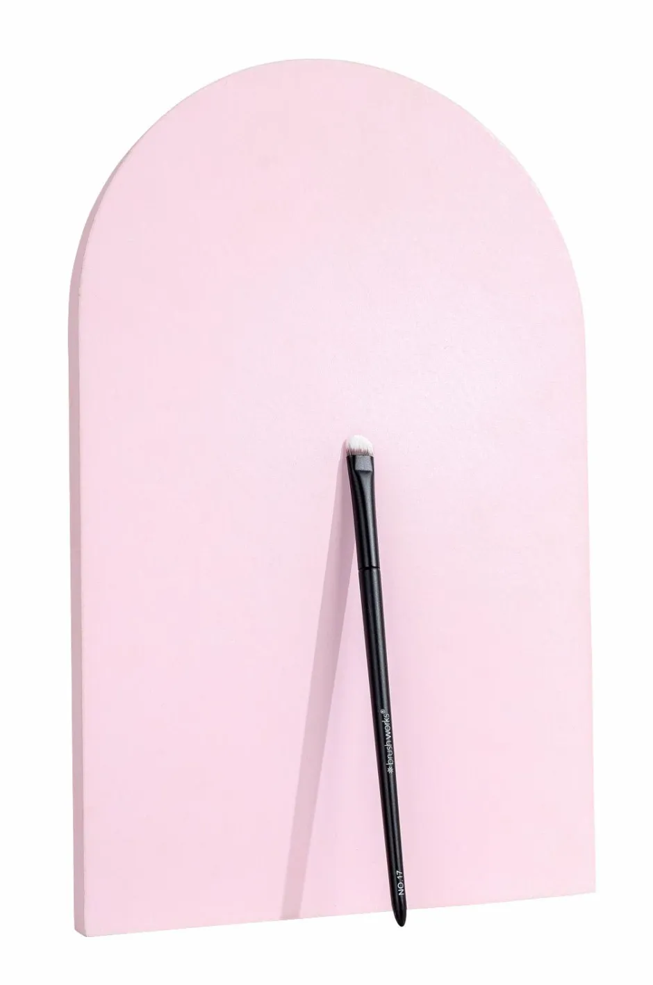 Brushworks No. 17 Carving Brush^ Makeupbørster