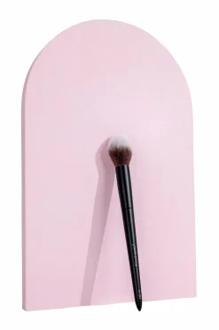 Brushworks No. 13 Highlight Brush^ Makeupbørster