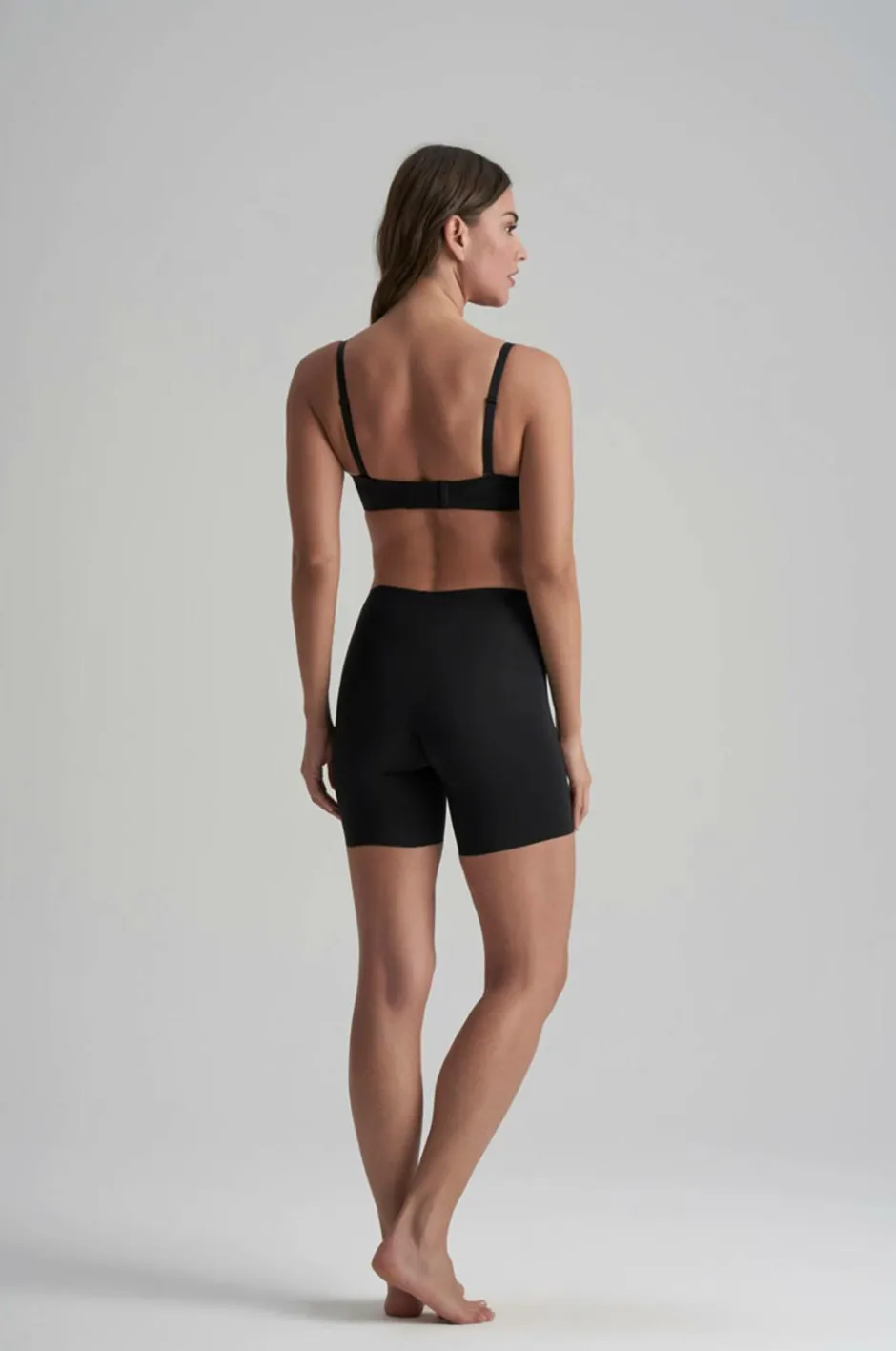 Online Formende shorts Smooth Essentials Mid Waist Short - light support Dame Shaping