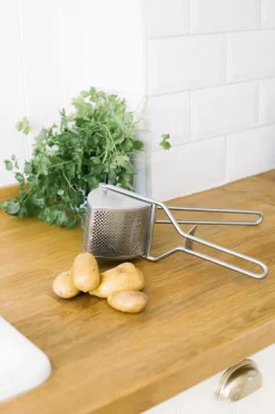 Dorre Kartoffelpresser Poppy^ Husholdningsartikler