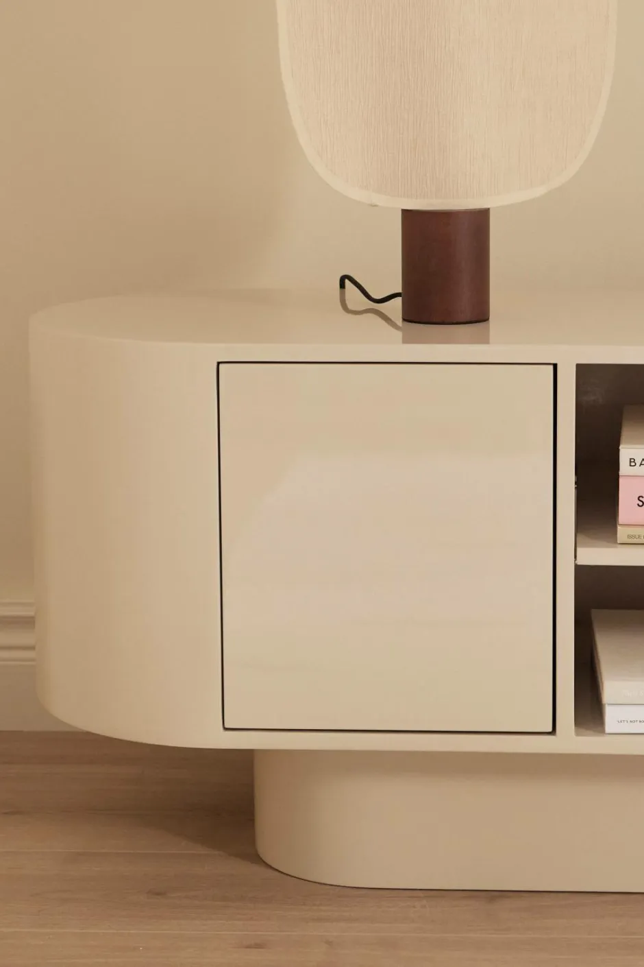 Ellos Tv-bord High Gloss Low^ Tv-Bænke