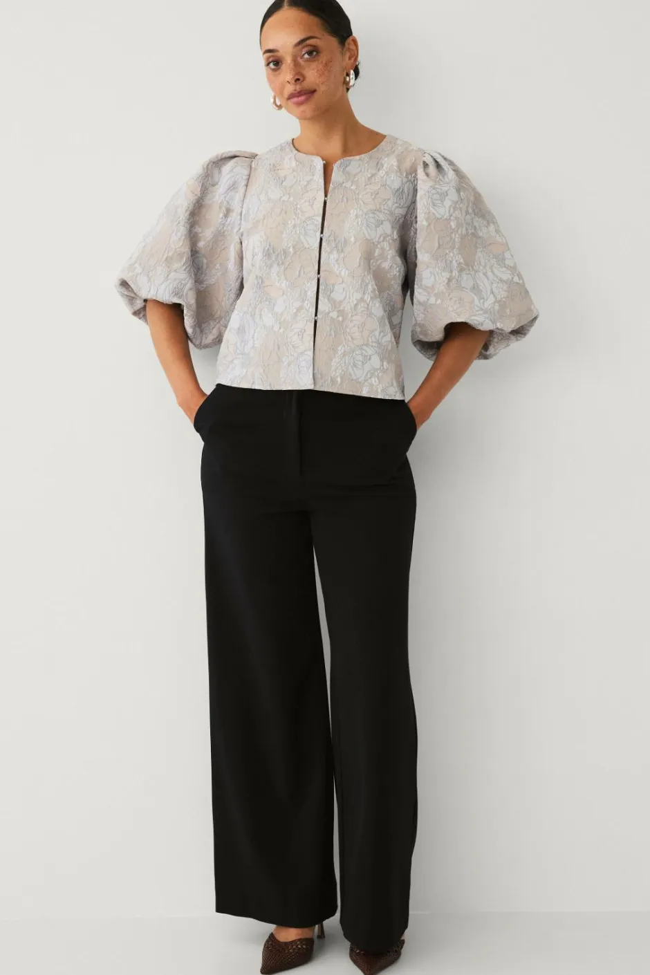 Ellos Collection Kort blusejakke med blomstermønster^Dame Blazere & Veste|Skjorter & Bluser