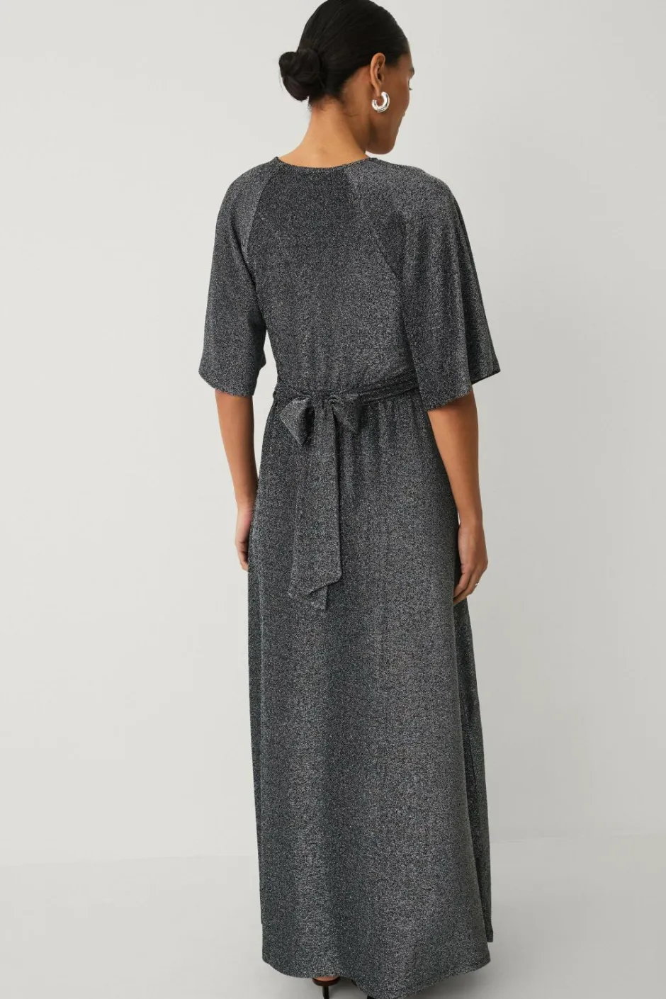 New Collection Maxi kjole i lurex med bindebælte Dame Kjoler