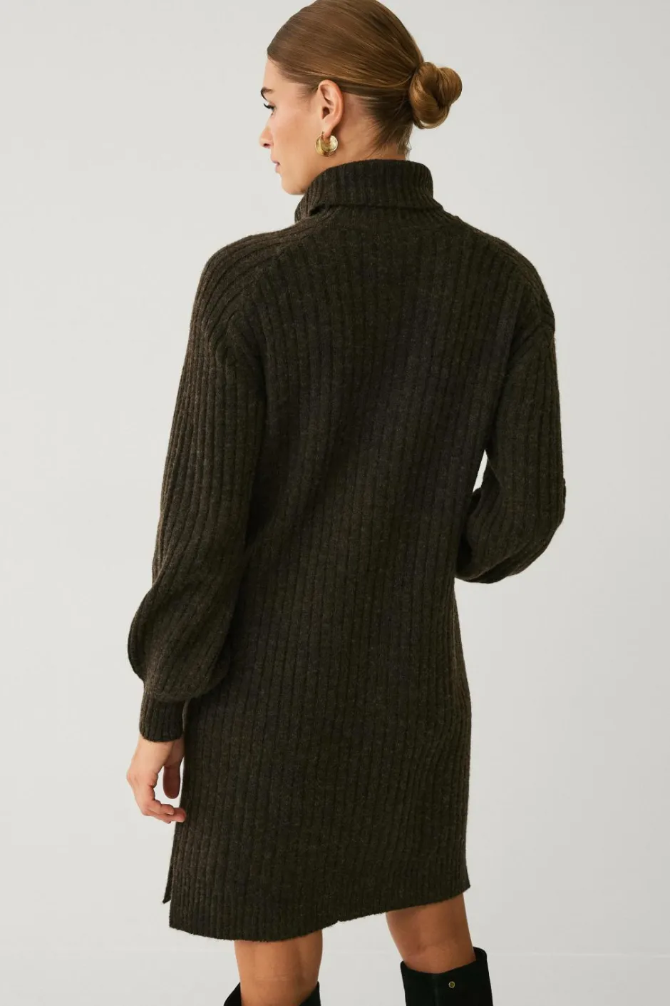 Outlet Collection Ribstrikket kjole med polokrave Dame Kjoler