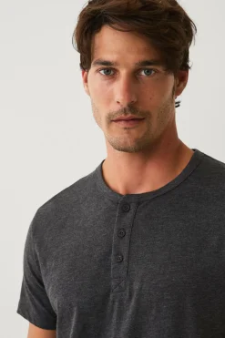 Collection T-shirt med knaplukning T-Shirts & Tanktoppe