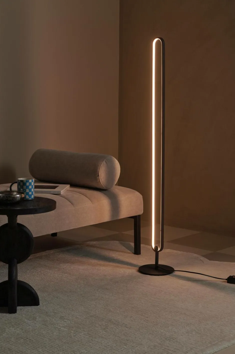 New Home Gulvlampe Loop LED Gulvlamper