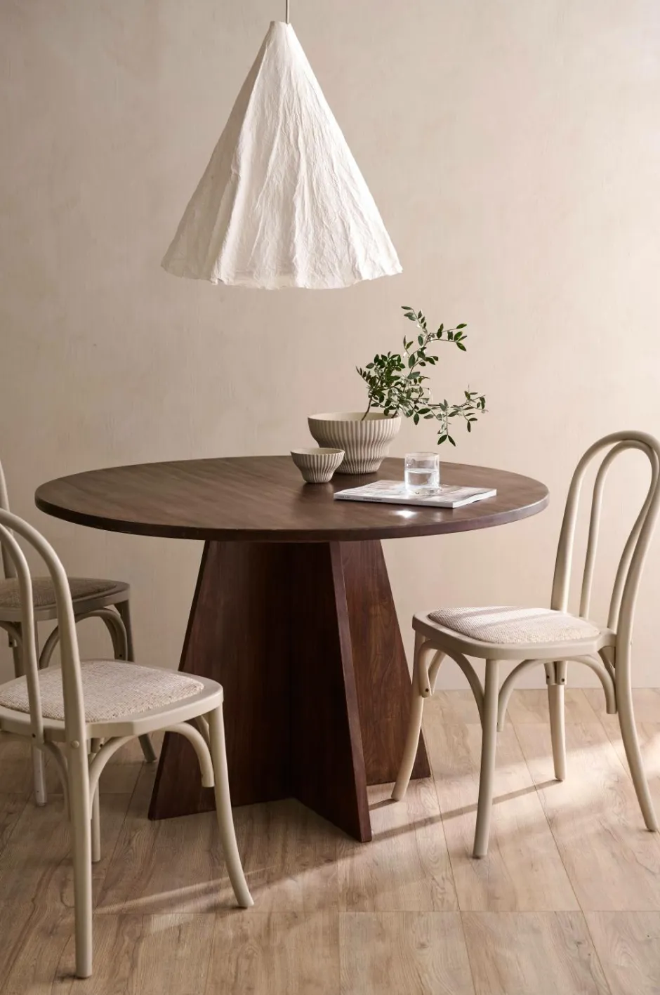 Ellos Home Køkkenbord Eskil Ø 120 cm^ Borde