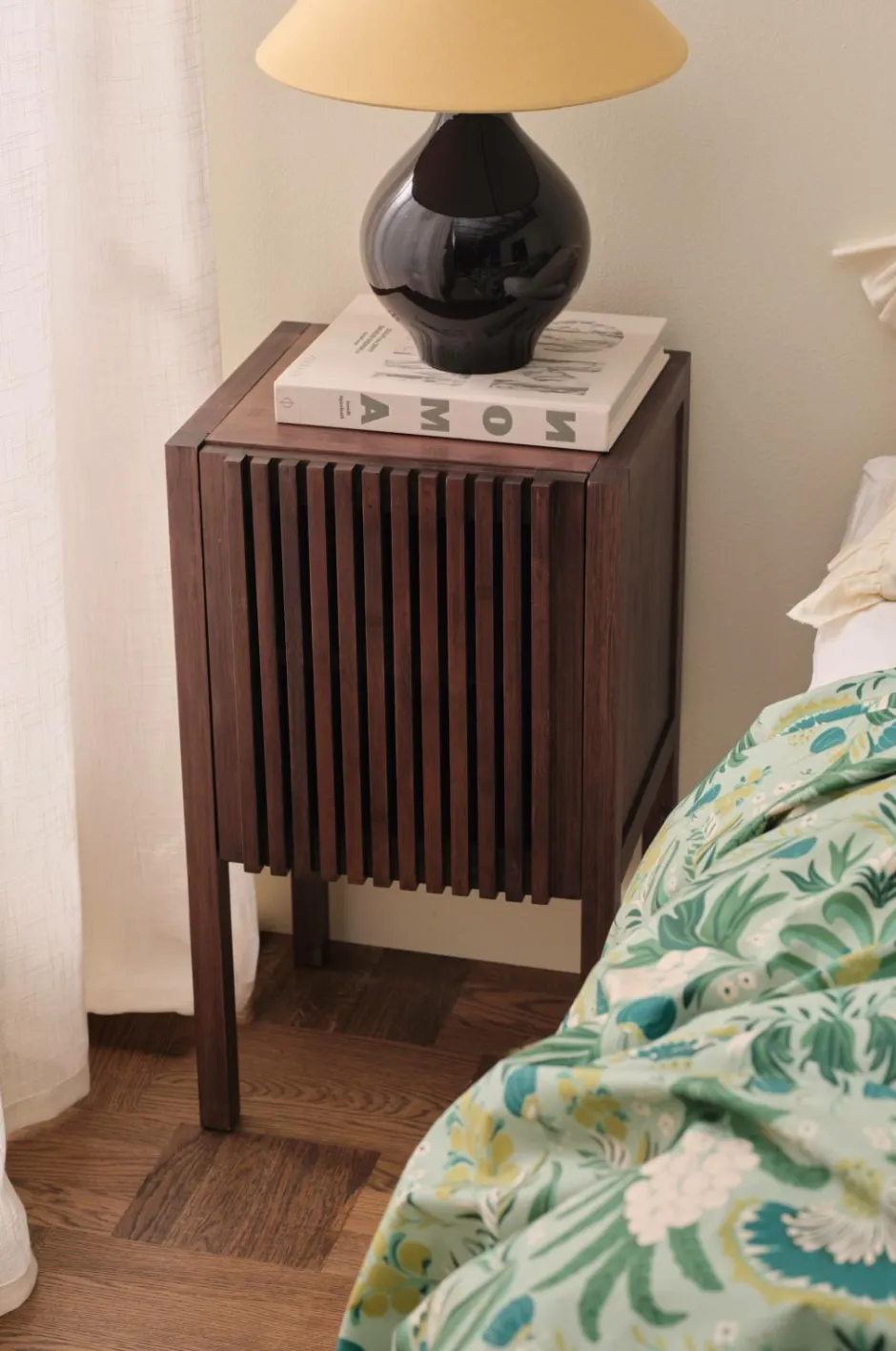 Outlet Home Skab / Sengebord Stripe Reoler Og Opbevaring