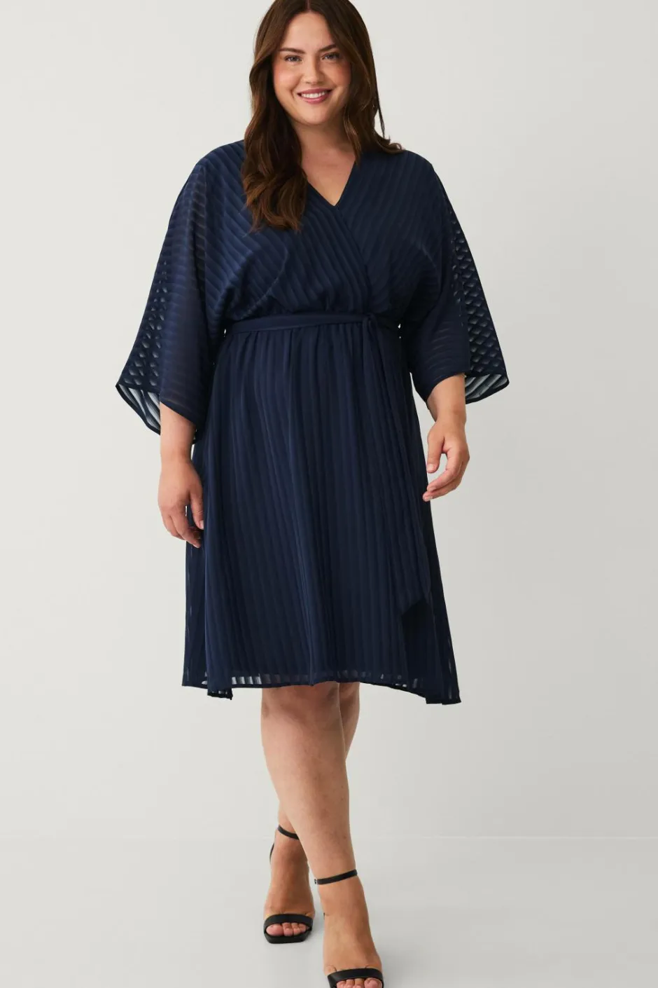 Ellos Plus collection Kjole med V-hals^Dame Kjoler
