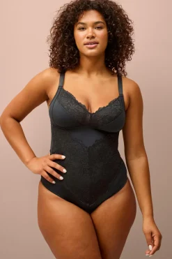 Sale Plus collection Shapingbody med blondedetaljer - medium støtte Dame Shaping