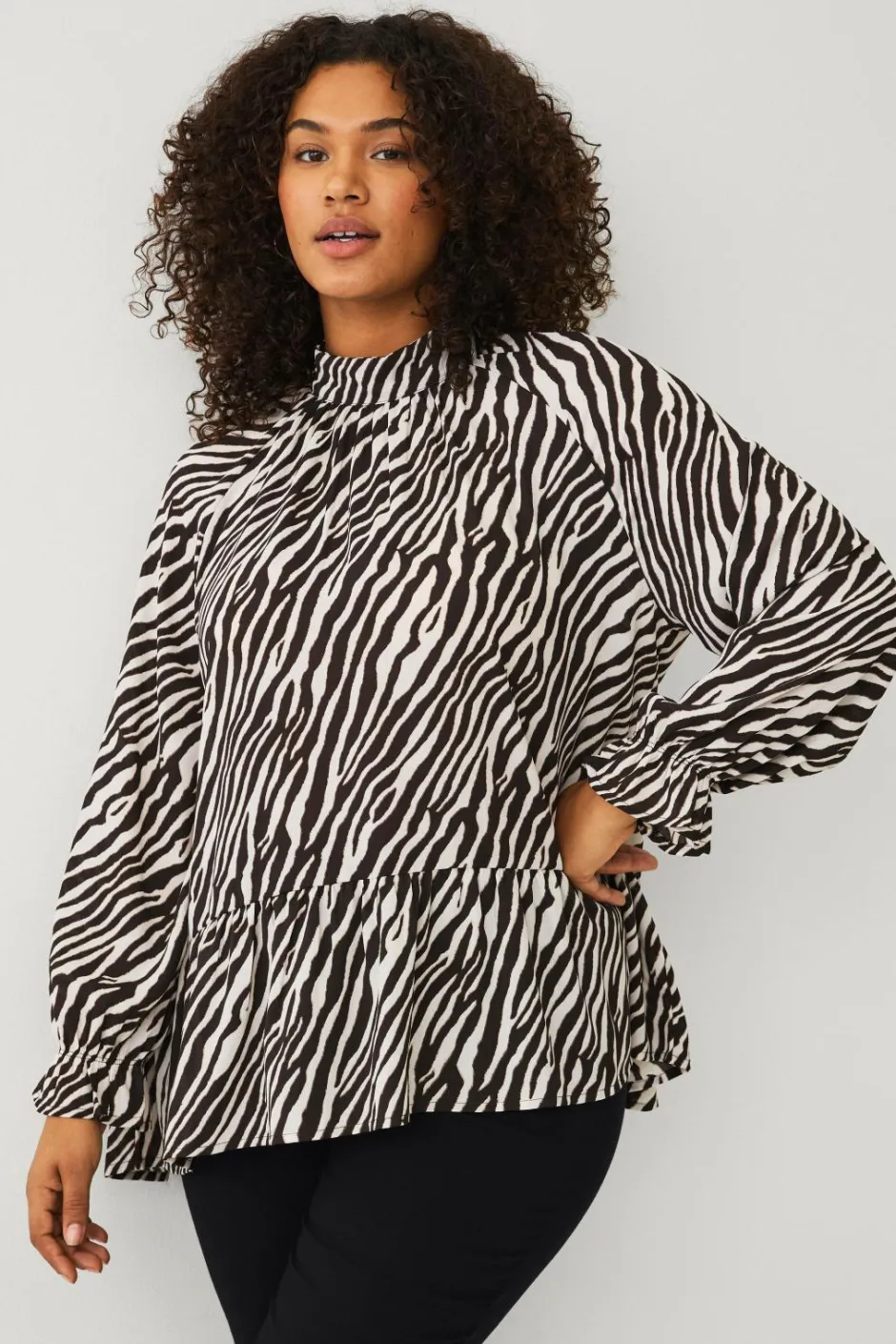 Ellos Plus collection Chiffonbluse med flæser^Dame Skjorter & Bluser