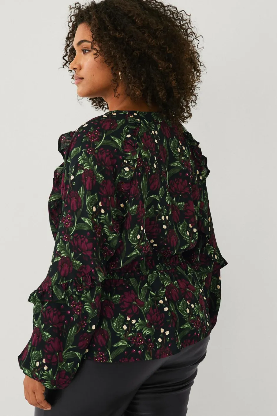 Ellos Plus collection Bluse med volanter^Dame Skjorter & Bluser