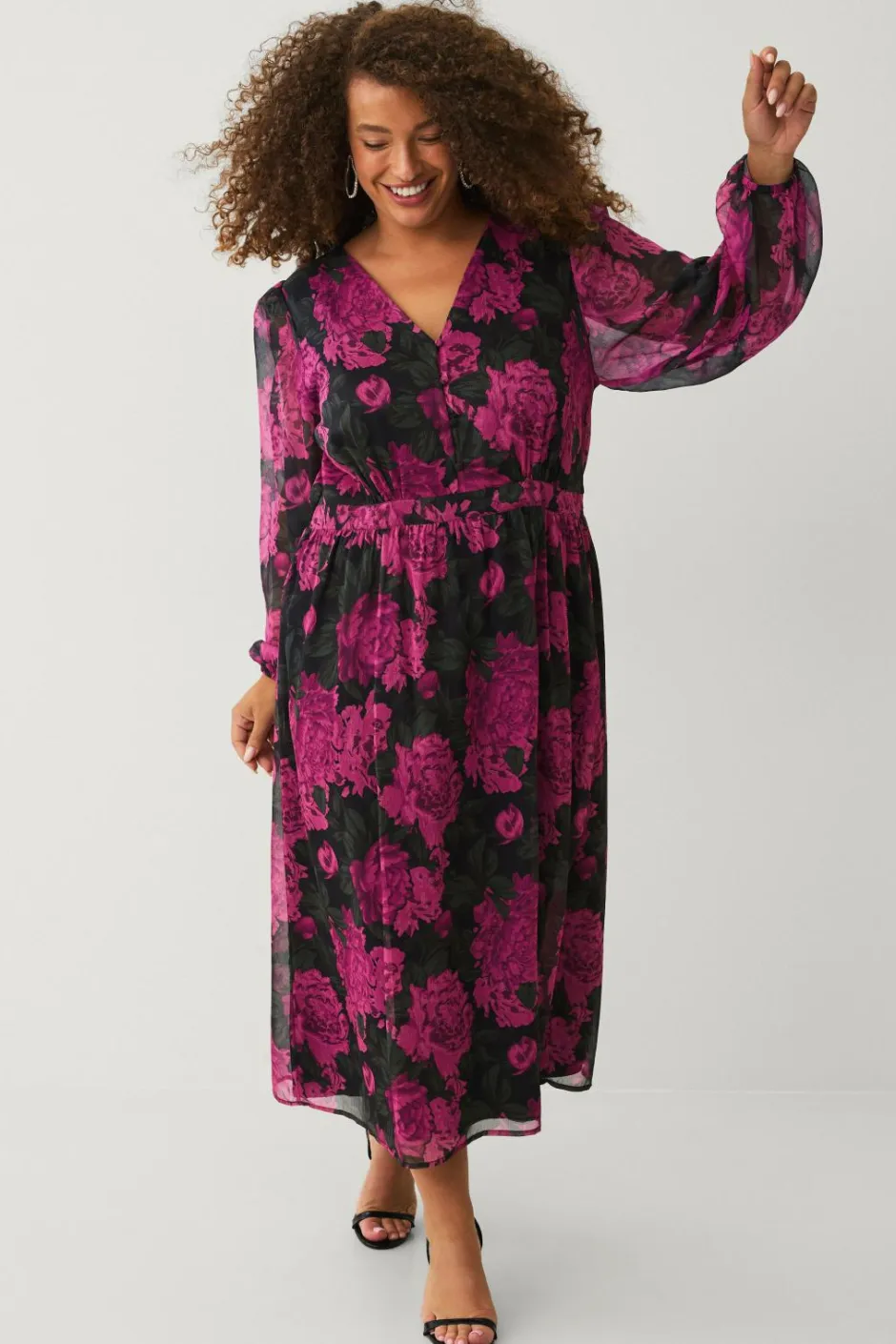 Ellos Plus collection Kjole i chiffon med ballonærme^Dame Kjoler