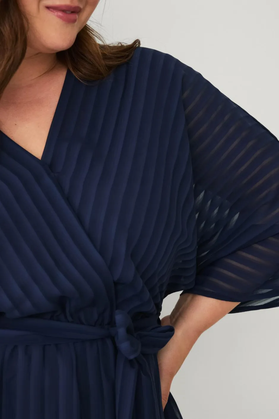 Sale Plus collection Bluse med V-hals Dame Skjorter & Bluser