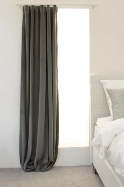 Hasta Smuk gardinlængde i velour^ Velourgardiner