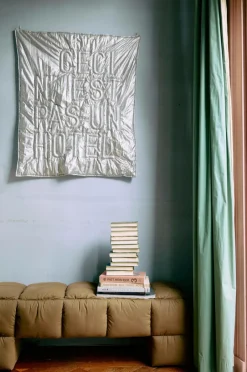 HKliving Vægkunst 'Ceci n'est pas un hôtel'^ Posters & Billeder
