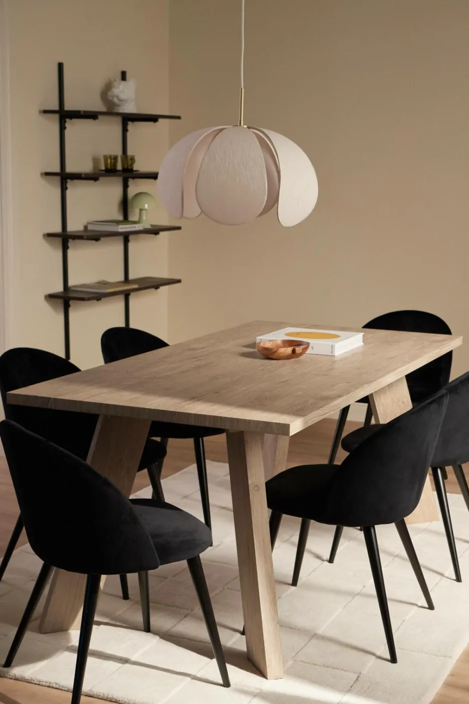 &Home Country spisegruppe med 1 bord + 6 stole^ Spisegrupper