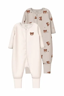 Sale baby Pyjamasoverall nbnNightsuit Zip FF Pumice Bear 2-pak Børn Nattøj & Homewear