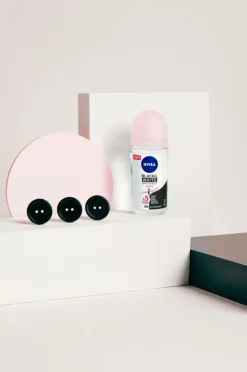 Nivea Black & White Original Roll On 50 ml^ Kropspleje