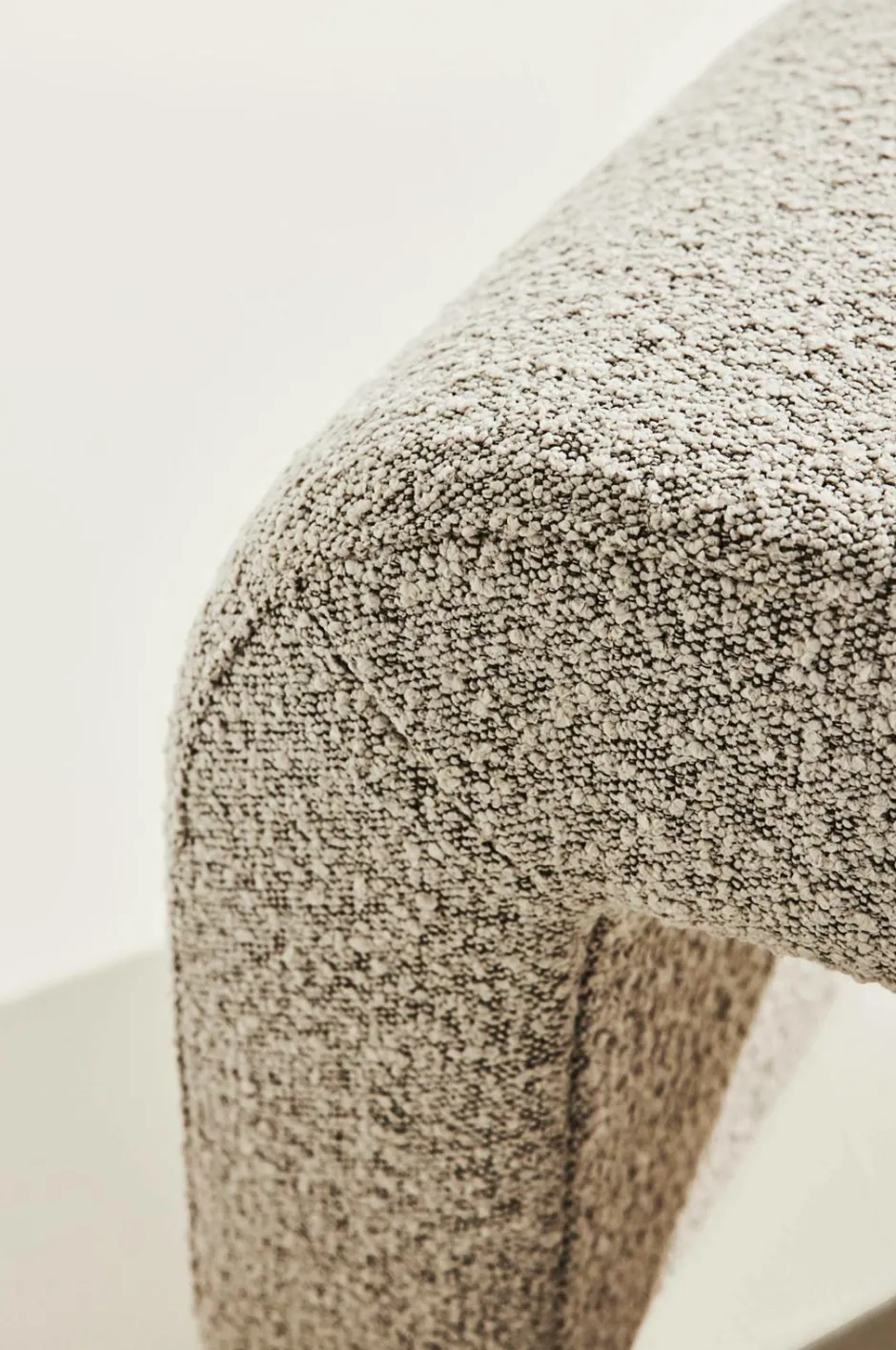 Outlet Odette puf i bouclé 45x41 cm Puffer & Fodskamler