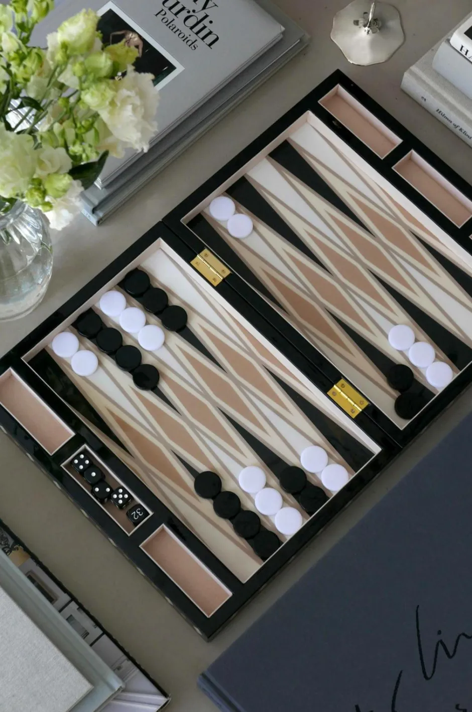 PRINTWORKS Lakeret backgammon, sort^ Pynteting