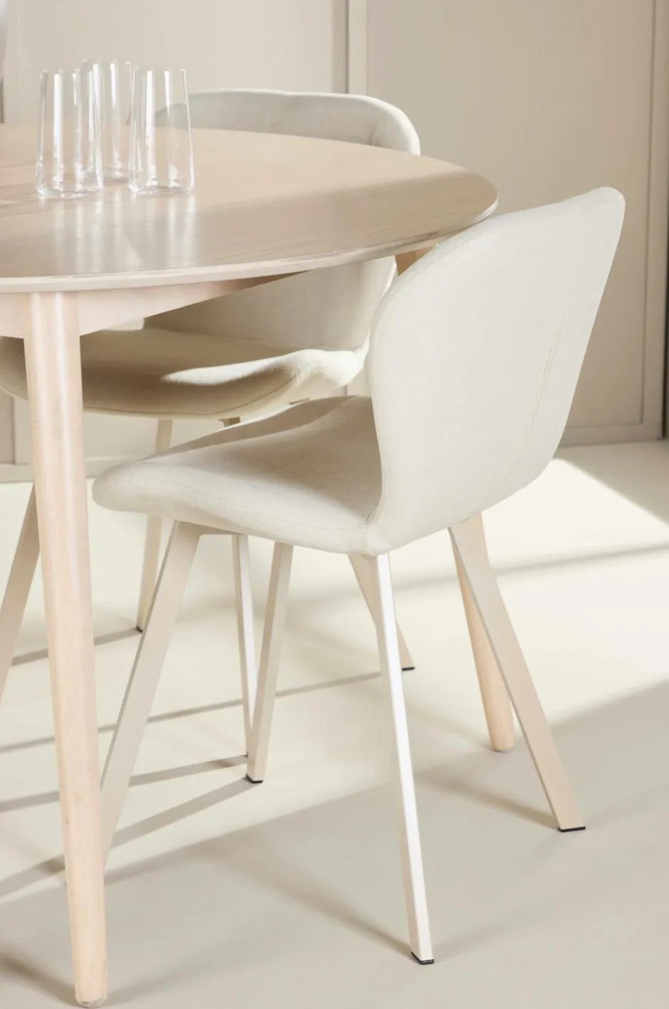Venture Home Spisebord Flora med Lilja-stol^ Spisegrupper