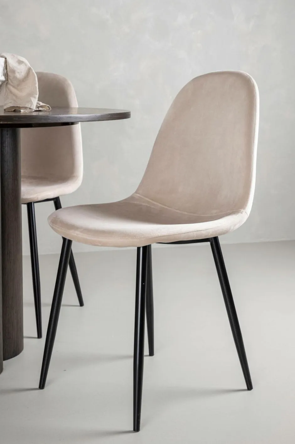 Online Spisegruppe Olivia med 4 stole Polar Spisegrupper