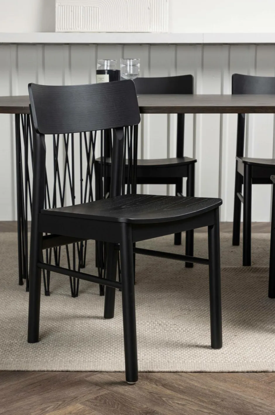 Spisegruppe Stone Oval og stolene Montros Spisegrupper