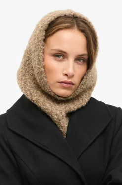 Vila Elefanthue viJanis Boucle^Dame Huer